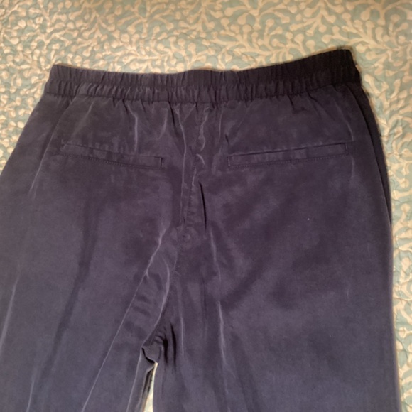 Gap navy pant size small - stretch at back. - Picture 1 of 16